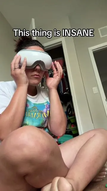 This eye and temple massage for headaches migraines sinus issues is so relaxing! 5 modes can be Bluetooth, heats up and actually puts compression on pressure points for fast relief! #massager #viralmassager #headacherelief #migrainerelief #painrelief #pain #sinusheadache #sinusrelief #eyestrain #massaging @nekteck_official #electronicmassager #massages #eyemassager #headmassager 
