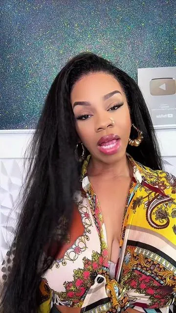 Get the wig sis! I have been wearing this unit for 2 weeks and I’m hooked! #ashimaryhair #newbornhairline #wig 