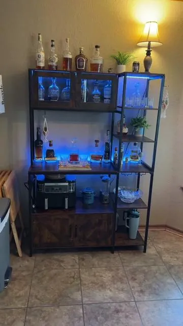#LoveMyHome #bakersrack #furniture #dinningroom #bar #homedecor #coffeebar #hutch #homefurniture #fyp #trending #foryoupage #TikTokShop #tiktokshopcreatorpicks #tiktokshopmusthaves #farmhouse #farmhousedecor 