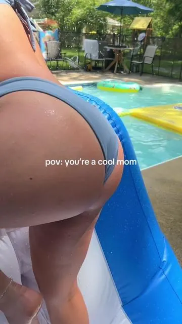 mama approved waterslide 🤪 #tiktokshop #tiktokmademebuyit #tiktokfinds #pool #poolparty 