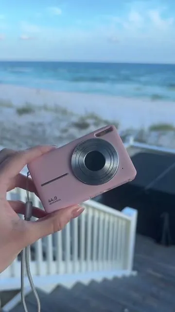 Vintage photos are all the craze right now 📸 #camera #digitalcamera #photography #Summer #tiktokshopcreatorpicks #musthaves #dealsforyoudays #vintagecamera #retrocamera 