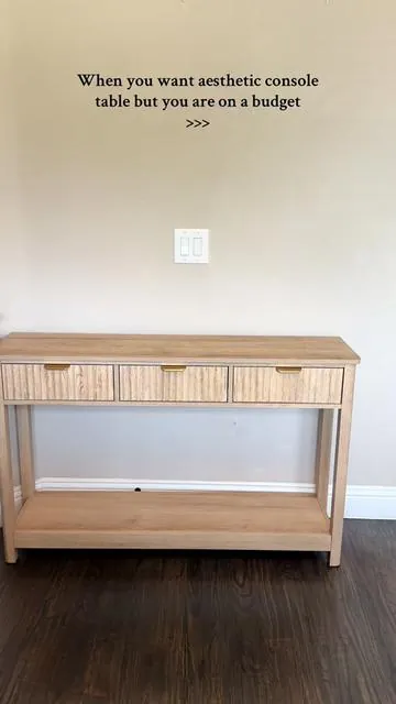 Elevate your space with timeless fluted design; has three drawers to store your essentials and comes in three different colors. Link is in the video. @PieDle Furniture  #flutedfurniture #flutedconsoletable #consoletable #consoletabledecor #fluteddesign #entrywaytable 