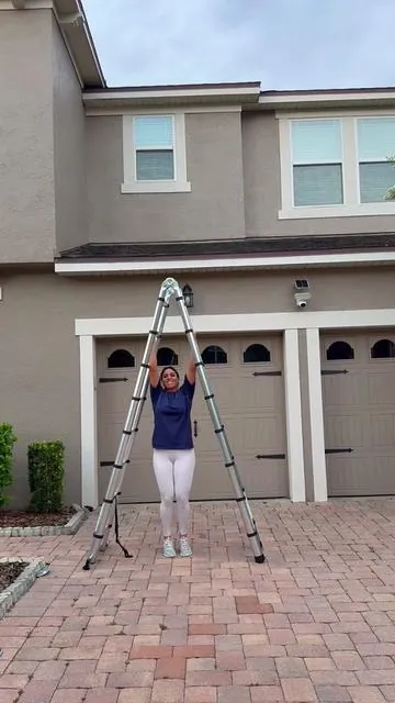 Invest in telescoping ladder technology! 📈 16.5ft capability, 3ft storage, 375lb capacity. Smart investment for smart homeowners! #vevor #VevorSummerLife @vevor.official #exceptional #maximized #professional #engineering #Telescoping #Ladder #home 