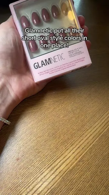 Calling all the short oval press on nail girlies! Glamnetic has put together a collection of short ovals! #glamnetic #shortoval #pressonnails #dealsforyoudays 