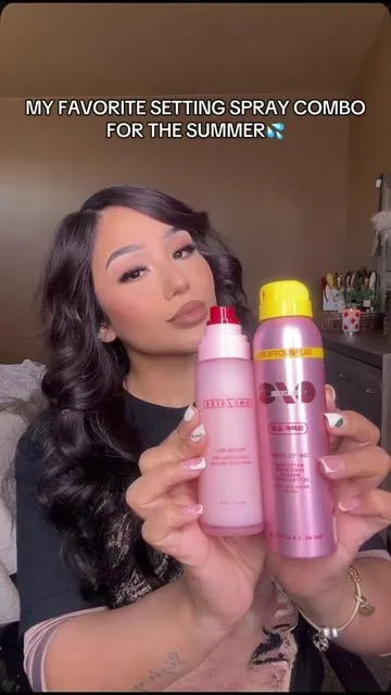 this combo for summer!✨ the powder melting setting spray and sunscreen mattifying setting spray 🙌🏼 #onesize #sunscreen #sunscreensettingspray #onesizebeauty 