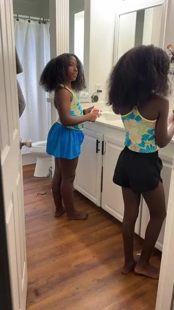 The onion shampoo helps my girls do their own hair. It's now their favorite shampoo and conditioner. It keeps their type 4 hair soft and manageable. #dealsforyoudays #onionshampoo