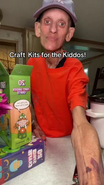 All inclusive craft kits for ages 4-10 years old.  Perfect for the littles to take on trips, camping.  It's got everything you need, you don't have to buy anything extra. Think birthday, christmas gift ideas.  The kiddos will love them and keep them occupied.  #fyp #foryoupage #fyppppppppppppppppppppppp #kids #toddlers #crafts #craftkitsforkids #craftkits #keepthemoccupied #giftideas #birthday #christmas #justbecausegift 