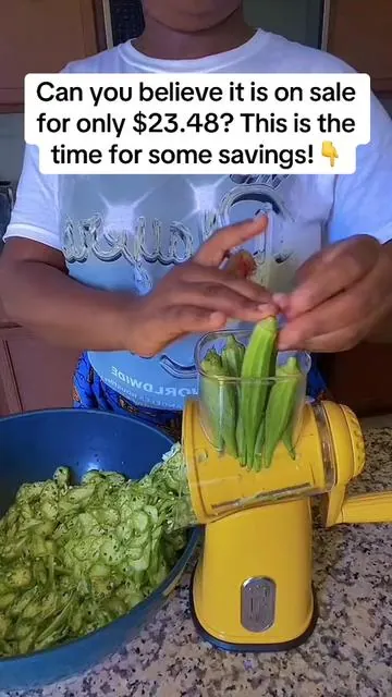 It is a must-have in your kitchen, as it is very convenient and easy to use.#grater #cheeseburger #cheesegrater #fypシ #africa #africaamerican #africantiktok #africanparents #vegetables 