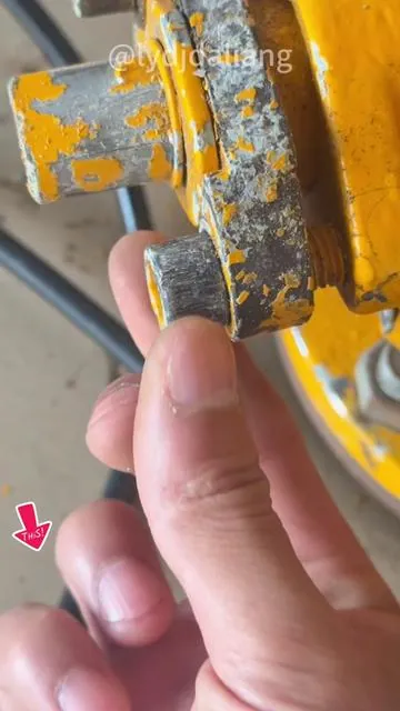 A must-have for repairmen: a stripped screw extractor#tool #tools #diyer #homediy #tiktokshopfinds #electricianlife #bluecollar #plumber #outdoorworkers #maintenanceworker 