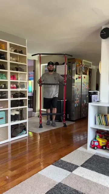 #pullupbar #workoutathomeideas #homeworkout #exerciseathome 
