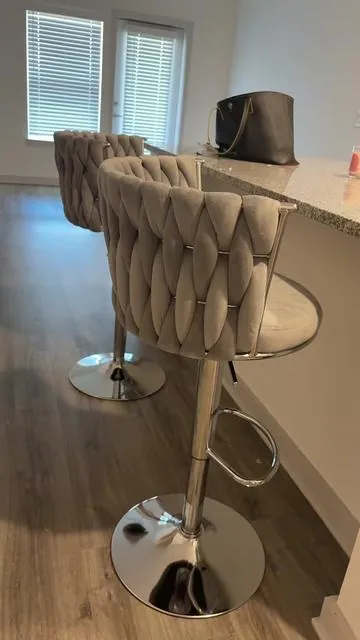 Love the barstools 🤍. Furnishing my apartment from TikTok Shop maybe i should start a series 🤭. #fyp #explorepage #apartment #apartmentdecor 