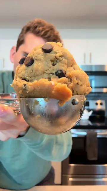 Protein cookie dough, tastes so good. #cookiedough #proteindessert 