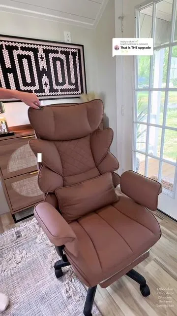 Replying to @LEXIE 🌱 healthywithlexie  did I mention this is the office chair of my dreams? @Dowinx @Dowinx_official #dowinx #officechair #officedecor #officetour #desktour #deskchair #gamingchair #workfromhome #wfhmom #wfhlife #workfromhomemom 