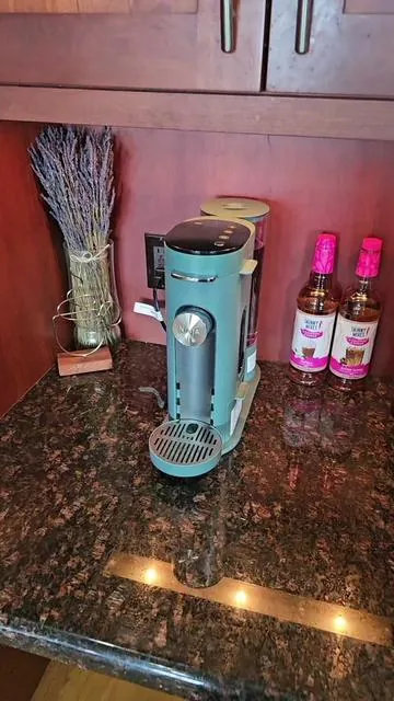The woman who invented this coffee machine needs a RAISE 🙌 #ninja #ninjacoffeemaker #coffeemachine #ninjakitchen #ninjacoffeebar #coffeelover #coffeetime #kitchenhacks #kitchengadgets @Ninja Kitchen 
