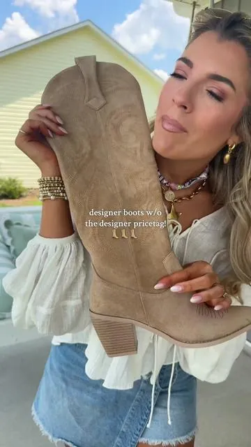 These were a NEED😍 I didn't have a good neutral boot and these are 10X better than what I expected when I ordered! I honestly have never seen such high reviews for ANY item on TikTok- clothes or gadgets. And that high review is well deserved! These are soooo high quality!🤍  #cowgirl #boots #cowboy #cowboyboots #cowgirlboots #western #westernaesthetic #westernfashion #womensfashion #westernelegance 