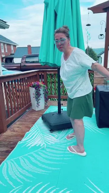 Rolling umbrella stand! @Yaheetech Shop #UmbrellaStand #Rolling #UmbrellaStand #PatioFurniture #OutdoorFurniture#DealsForYouDays 