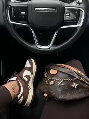 #nikedunks #brownshoes #neutralaesthetic 