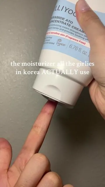 no wonder it’s a favorite in korea. plus, you get a free gift with purchase! #Illiyoon #CeramideCream #KBeautySkincare #SensitiveSkin #HydratingMoisturizer #illiyoonceramideatoconcentratecream #OliveYoungFavorites  #SkinBarrierRepair #MoisturizerThatWorks #CleanBeauty  #koreanskincare #sensitiveskin #skincare #kbeauty #acneproneskin #tiktokshopsummerturnup #creatorsearchinsights 