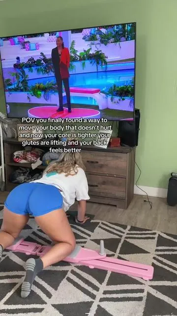 This at-home pilates reformer actually makes me want to work out. It’s low impact but still hits everything. Core, glutes, arms — all while I’m watching TV in peace. Definitely a mom win. #pilatesathome #pilatesslider #momfitness #coreandglutes #lowimpactworkout #homeworkout #tiktokshopmoms #momswhomove #tiktokshopfinds #mombodenergy #tiktokmademebuyit