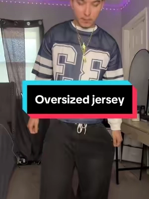 Tuff oversized jersey with cropped fit #baggyclothes #baggyfit #baggy #oversizedshirt #oversized #jersey #footballjersey #streetwear #StreetFashion #mensfashion #outfitinspo #outfitideas #mensoutfitideas #affordablefashion #dealsforyoudays #giftideas #giftsforhim #giftsformen #giftsforboyfriend 