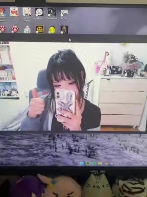 It’s super easy to install too, literally just plug into computer via USB and it’s working! #webcam #streamingsetup 