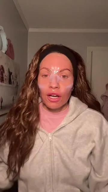 This COSRX collagen hydrogel mask makes my skin look plump-plump and so glowy #collagen #collagenmask #collagenpeptides #cosrx #dealsforyoudays #tiktokshopcreatorpicks #ttsbeautybesties @COSRX Official @COSRX US 