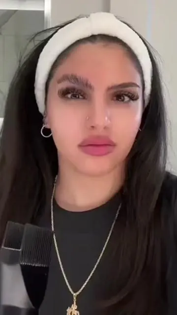 Best brow glue better and it’s super cheap 😩 #huda #Lovelsland#fyp#fyp> #grwm #hudabrows #fyp #fypシ #viral ##nyxbrowglue #tiktokshopfinds #hudaloveisland #beautyhacks #beautyhacks  #makeuptutorial #blowthisup #hudaloveisland