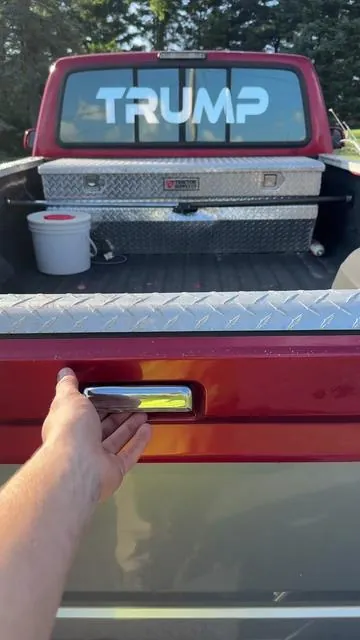 Engel 19 quart  #englecoolers #lunchbox #lunchtime #paracord #bluecollar #union #unionmoney #4thofjuly #tiktokshop #america 