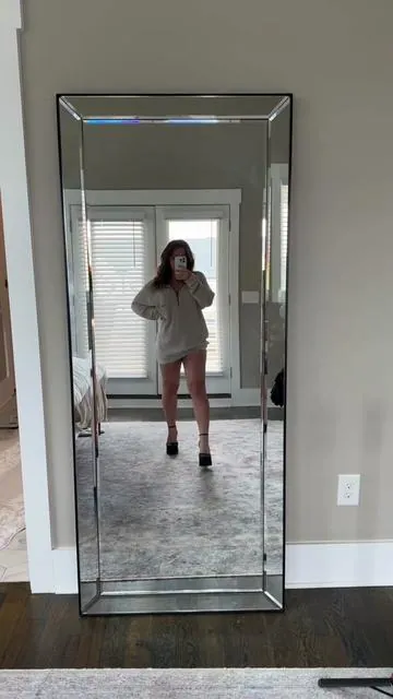 These are so easy to wear, if you wanna see me running in them scroll a couple videos down on my page 😂😂🤭 love these heels frrlllll  #summerfinds #tiktokmademebuyit #tiktokshop #tiktokmarketplace #heels #dreampairs #dealsforyoudays 