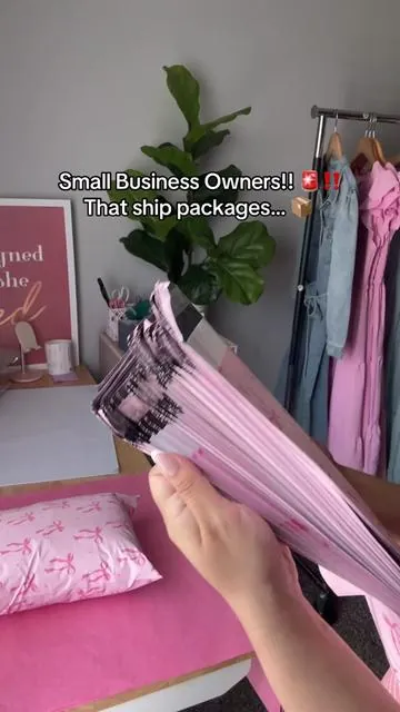 The best poly mailers!! Must try!! 🩷🥰👌🏼🫶🏼 #smallbusinessowner #shippingpackages #onlinebusiness #polymailers #shippingtips #onlineboutiqueowner #businesstips #businesstok #smallbusinesstiktok #makersoftiktok #onlineseller 