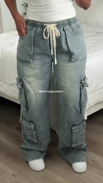 I love all the pockets + the drawstring waistband on these cargo pants <3 Wearing a size large for a loose + baggy fit and would say they are definitely tall girl friendly and touch the floor. I’m 5’6 for reference. I love how comfy + wide leg these denim cargo pants are, and I love the length on them. #fashionnova #cargopants #cargopantsforwomen #cargojeans #jeansforwomen #jeans #denim #tallgirlfriendly #denimcargopants 