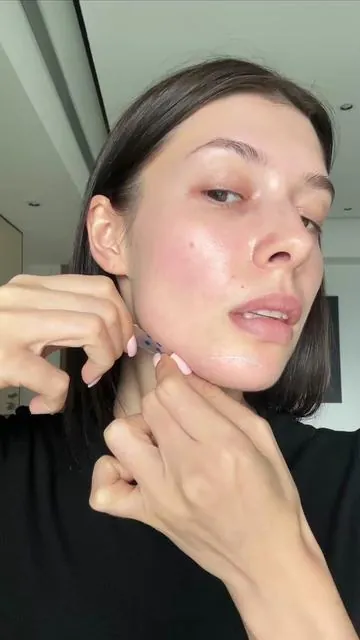 Firm and brighten your natural contours! 💖😊 #LiftAndFirm #GentleFaceSculpt #YouthfulContours #FirmSkinDaily #BreathableLiftPatch #CollagenEnhancer #LightweightLiftPatch #NonInvasiveBeauty #DiscreetFaceLift #confidentglow 