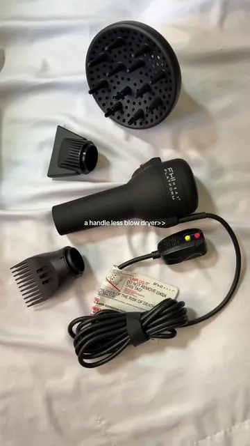 A handle less blow dryer PERFECT 😍That handle gets in the way anyway… Barber-Stylists let me know sum😆 #fhi #fhiheat #handlessblowdryer #blowdryer #hairtools #blowout #haircare #naturalhair #naturalhairtok #tiktokshopcreatorpicks #hairtok #hair  