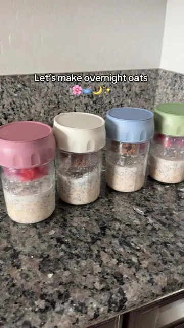Easy overnight oats in the cutest pack jars 🫙🥣✨  #jars #overnightoats #overnightoatsrecipe #overnightoatjars #kitchen #breakfast #healthybreakfastideas #asmr #asmrsounds #oatmeal #oatmealrecipes #easybreakfast #fastbreakfast 