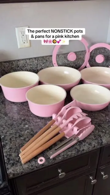 Astercook just released the prettiest PINK nonstick pots & pans 😍🎀 #unboxing #potsandpans #kitchen #astercook #pink #pinkpotsandpans #pinkkitchen #pinkkitchenstuff   #nonstickpans  #kitchenaccessories #pinkeverything #girly #kitchenware #cocina #asmrunboxing 