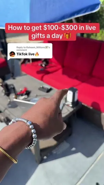 Replying to @Raheem_Millions💸 🚨 Setup Tutorial🔥 if you ever wanted to start a podcast or start streaming, this is a great place to start! #tiktoklive 