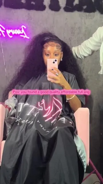 I will never get over how good bling wigs are 🥰… #fyp #foryou #foryoupage #wiginfluencer #blinghair 