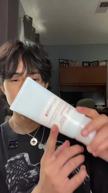 I repaired my skin barrier with this #skinbarrier #skinbarrierrepair #moisturizer #moisturizercream #koreanskincare #ceramides #ceramidemoisturizer 