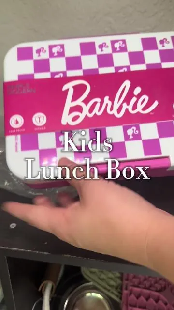 Simple modern has the cutest little lunch boxes for the kids! #tiktokbacktoschool #simplemodern #momsoftiktok #lunchboxideas #lunchboxideasforkids 