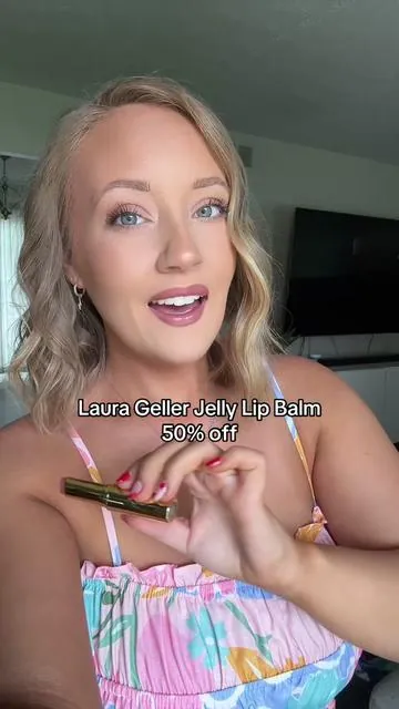 go to lip- comfortable and the color is perfection 🌸 #laurageller #lipbalm #lauragellerbeauty #dealsforyoudays #lipbalmreview #nudelip #lippie #lipstick 