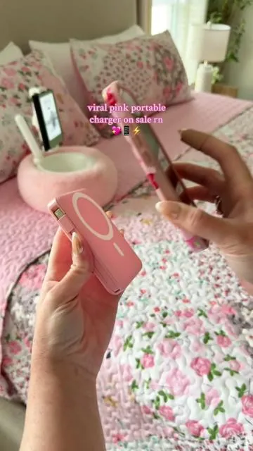 that price 😻 & FREE shipping rn ✨✨ #wirelesscharger #portablecharger #phonecharger #powerbank #wirelesspowerbank #tiktokshopdeals #dealsforyoudays #tiktokshopcreatorpicks 