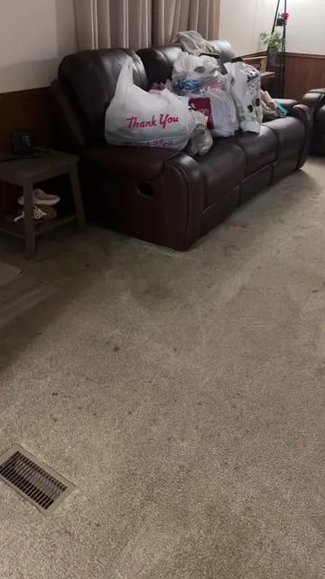 This is going to save my double wides life haha! I’ve always tried to take care of my carpet but it’s almost impossible with babies! Get yours below! It’s worth it! #carpetcleaning #digustingcarpetwater @BISSELL Clean 