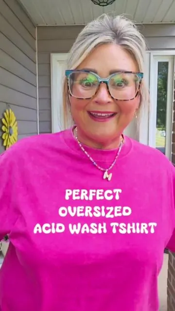 Absolutely love this oversized acid washed tshirt!@Holafish T  #tshirt #summeroutfit #fashion  #outfitideas #outfitinspo #holafish #tiktokfinds #tiktokmademebuyit #CapCut 