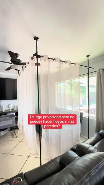 Te urge privacidad pero no puedes hacer hoyos en las paredes mira este invento que está salvando a todos divisor tipo cortinero #ticktockshop #solucionrenteros #privacidad #roomates #espacioprivado #ideaspararentar #decoration #hogarinteligente 
