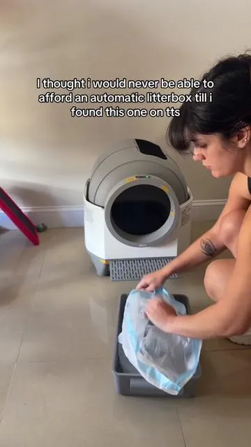 This smart self-cleaning litter box from TTS does the work for you. Includes a litter mat, and comes with a built-in application #smartpettech #selfcleaninglitterbox #pettech #catsofinstagram #petstagram #noscopping #litterbox #petinnovation #catlover #healthmonitoring #littermat #dealsforyouday 