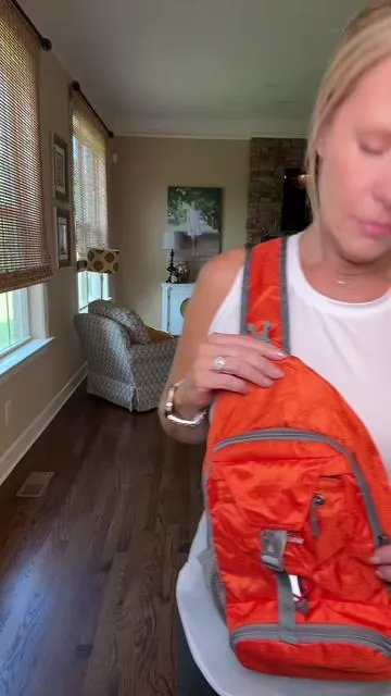 Carry less, do more. #dayhike #slingbags #backpacks #daypack #crossbodybag #hikingtiktok #mombag 