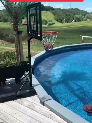 #dealsforyoudays #tiktokcreatorpicks #swimmingpool #goviral #pooltoys #summertimebythepool #basketball #basketballgoal Pool side basketball goal. 