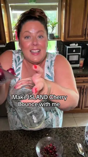 Cherry Bounce!! #christmasgift #christmasgiftdiy #diygift #diygiftideas #christmasinjuly #cherrybounce 