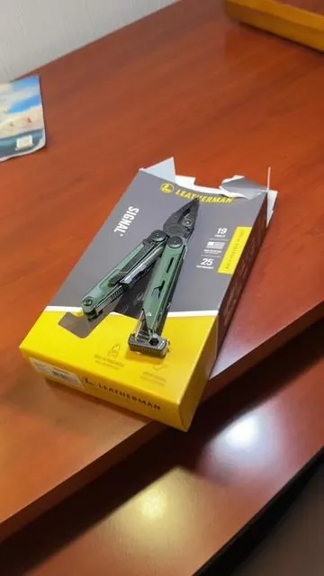 The Leatherman signal is a 19 and one everyday carry multitool! Made in USA. #leatherman #leathermansignal #multitool #beprepared #sogmultitool #edc #edcmultitool #wirecutter #edcknife #tacticalgear #tradeworker #knives #pliers @Leatherman Tools 