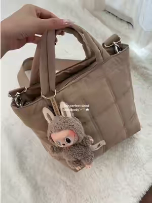 New in alert‼️ trust me☝️this will be one of your most-used bag🤩😩😩#bagsmart #dealsforyoudays #collegebag #commuterbag #crossbodybag 